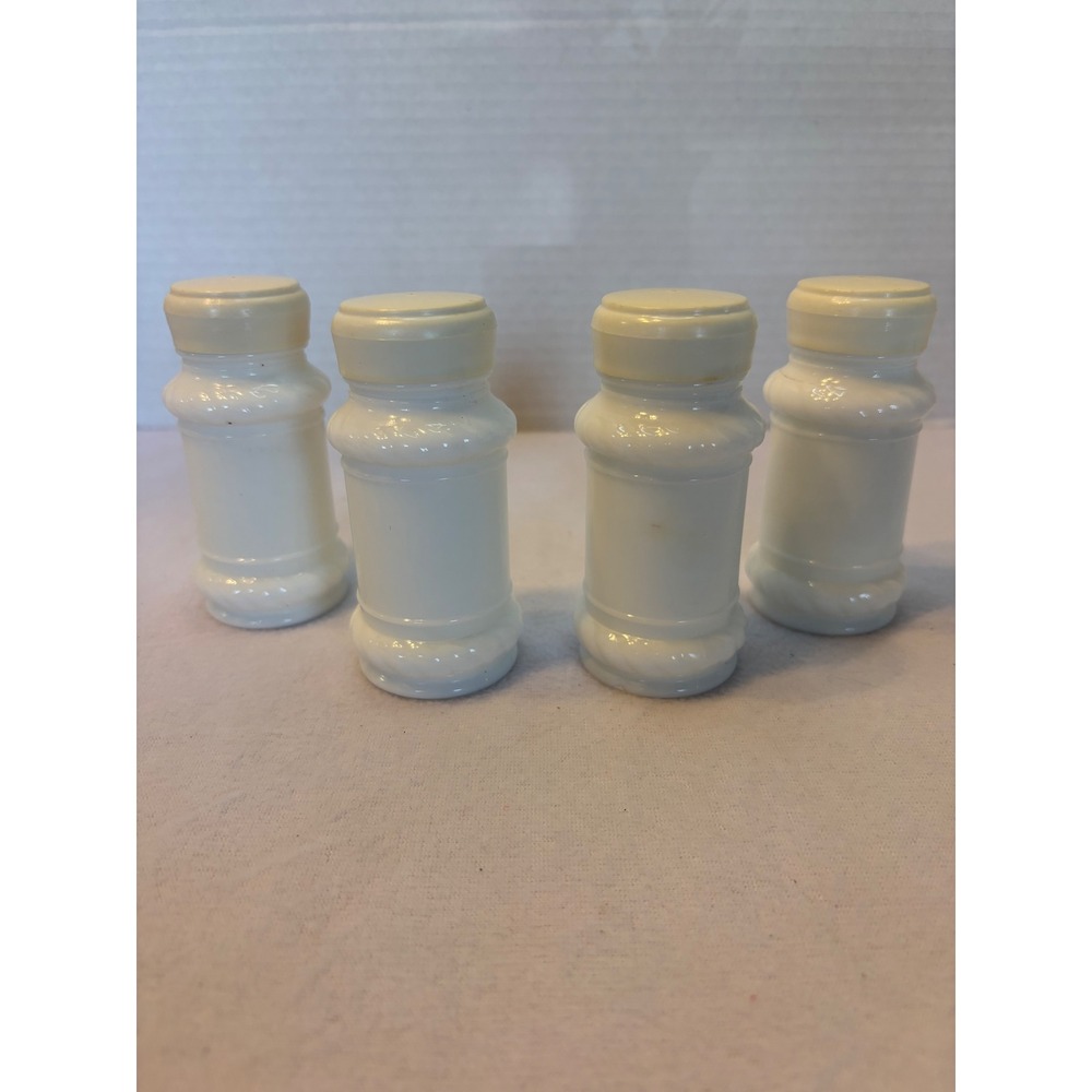 Milk Glass Spice Jars White Shakers Made in Japan 4 Inch Vintage - Picture 2 of 9